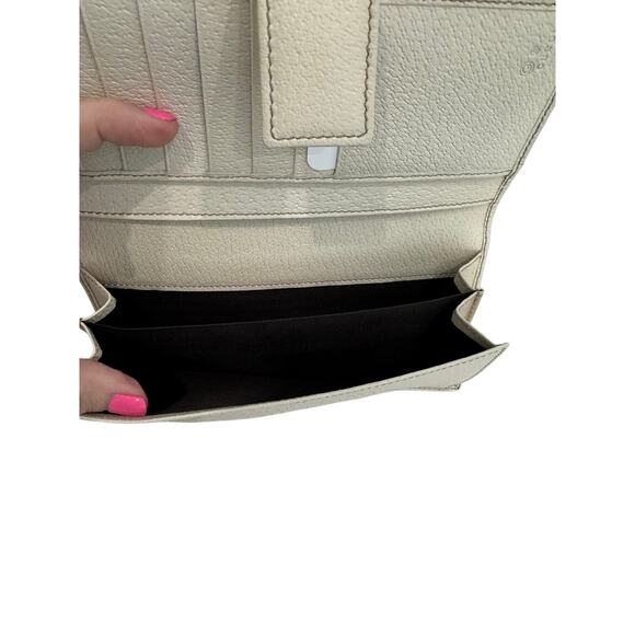 White Gucci Studded Leather Wallet – Double G Logo - Picture 7 of 8